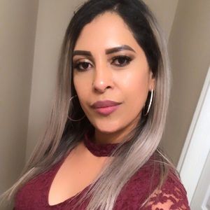 Meet your Posher, Yaneth